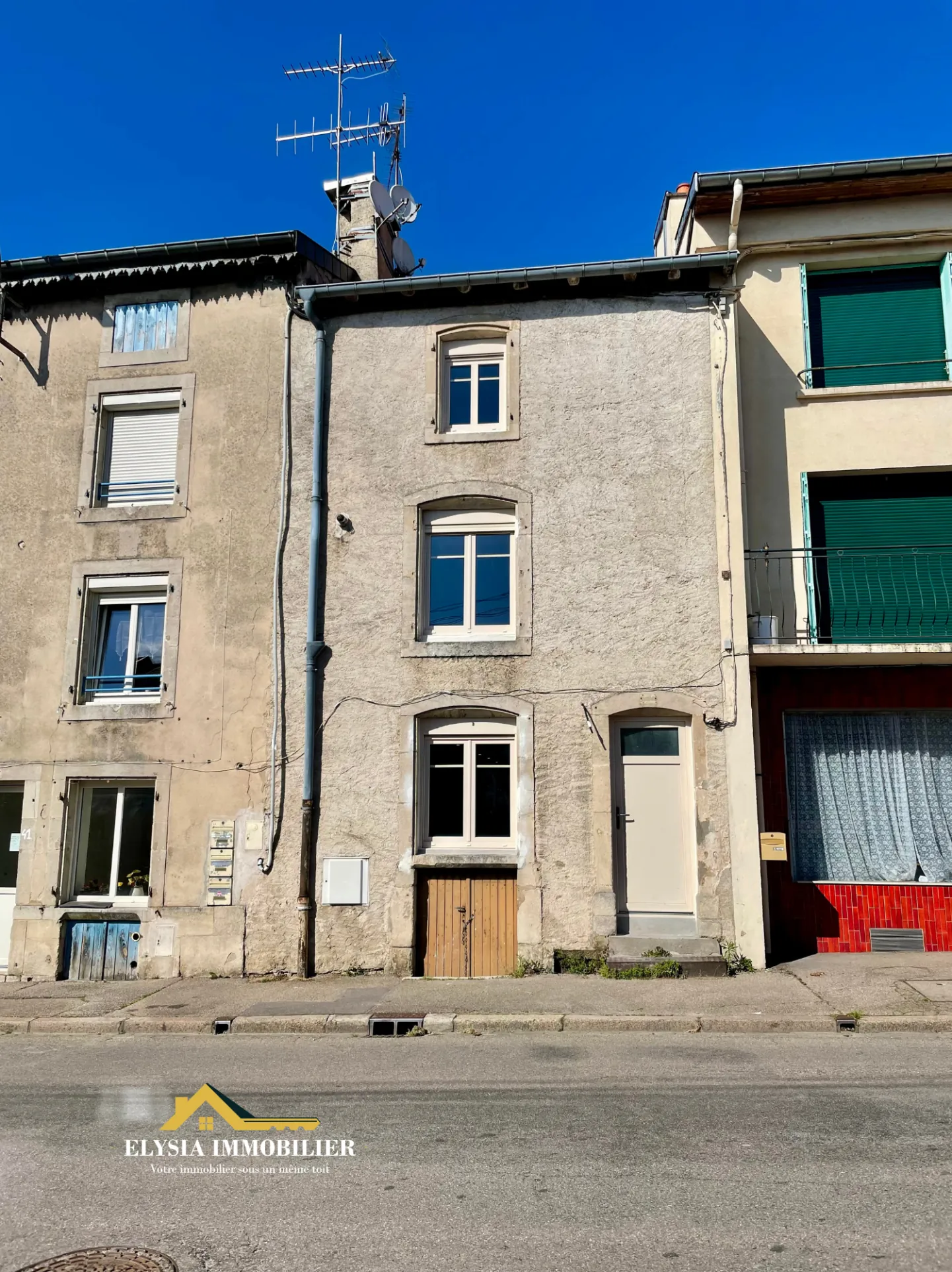 Maison de ville rénovée avec 4 chambres à Commercy, 127 m² 