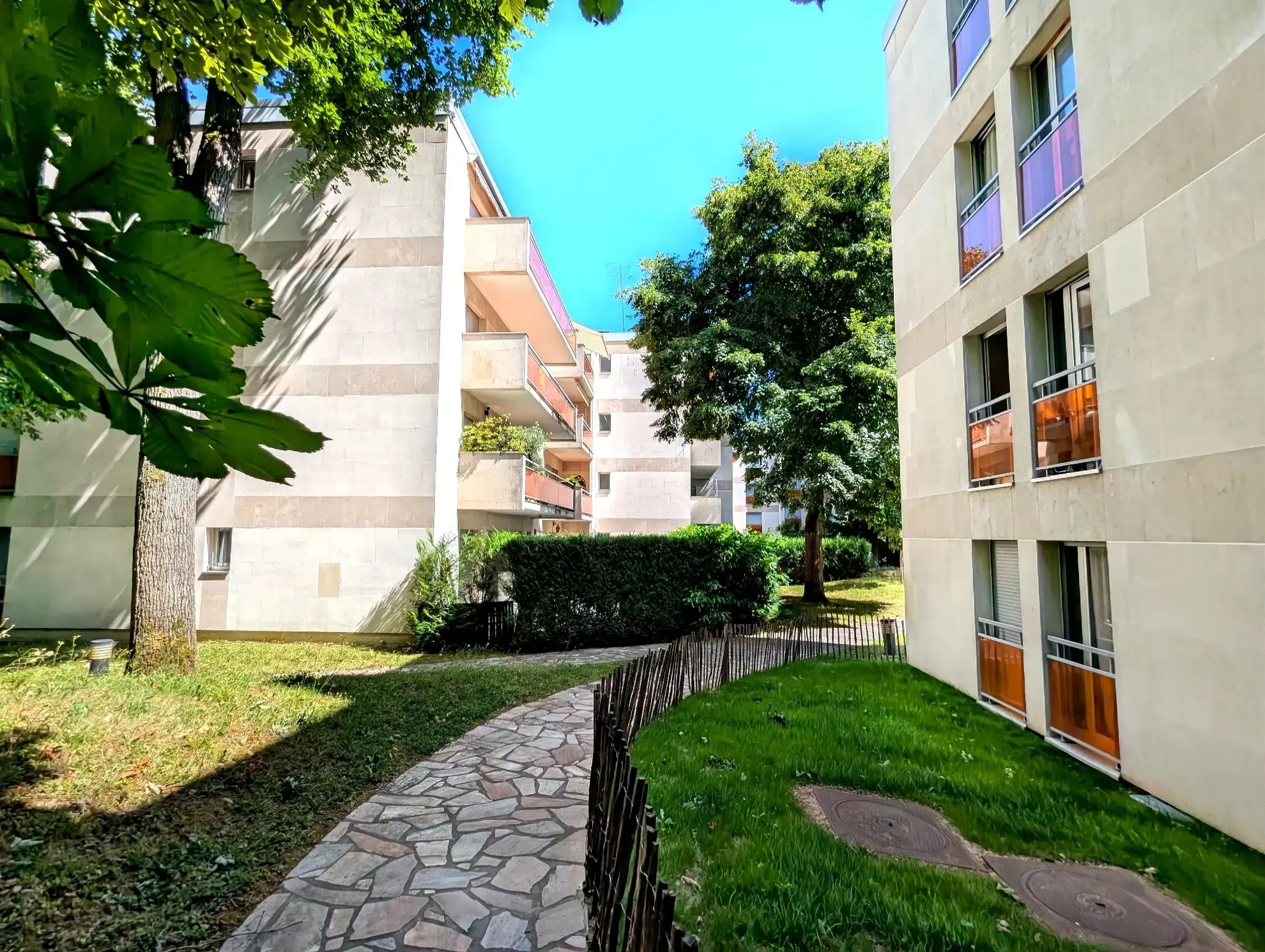 Studio à vendre au Plessis-Robinson, 15 m², dernier étage, sans vis-à-vis 