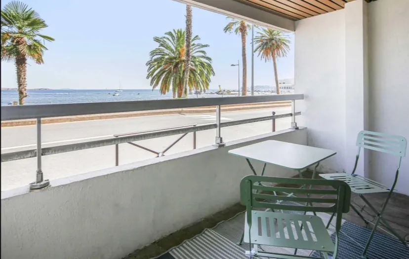 Studio de 29 m² avec superbe vue mer à Bandol, proche port et plage