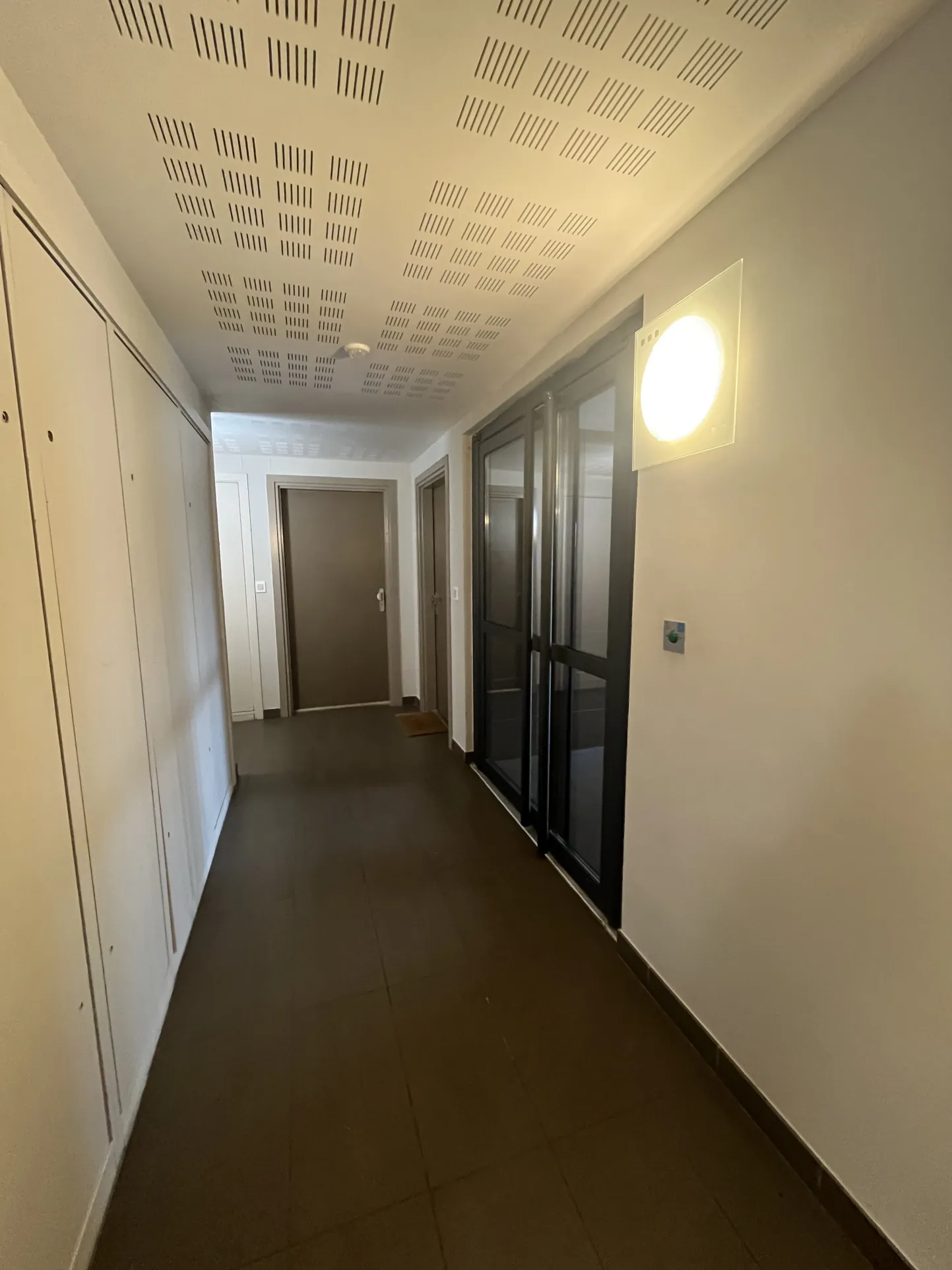 Studio à vendre à Troyes avec balcon, parking et faibles charges 