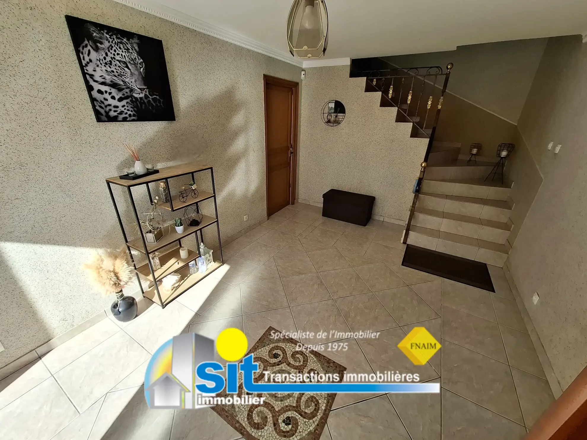 Belle maison familiale de 136 m² à Chanas avec garage et vue sur le Pilat 