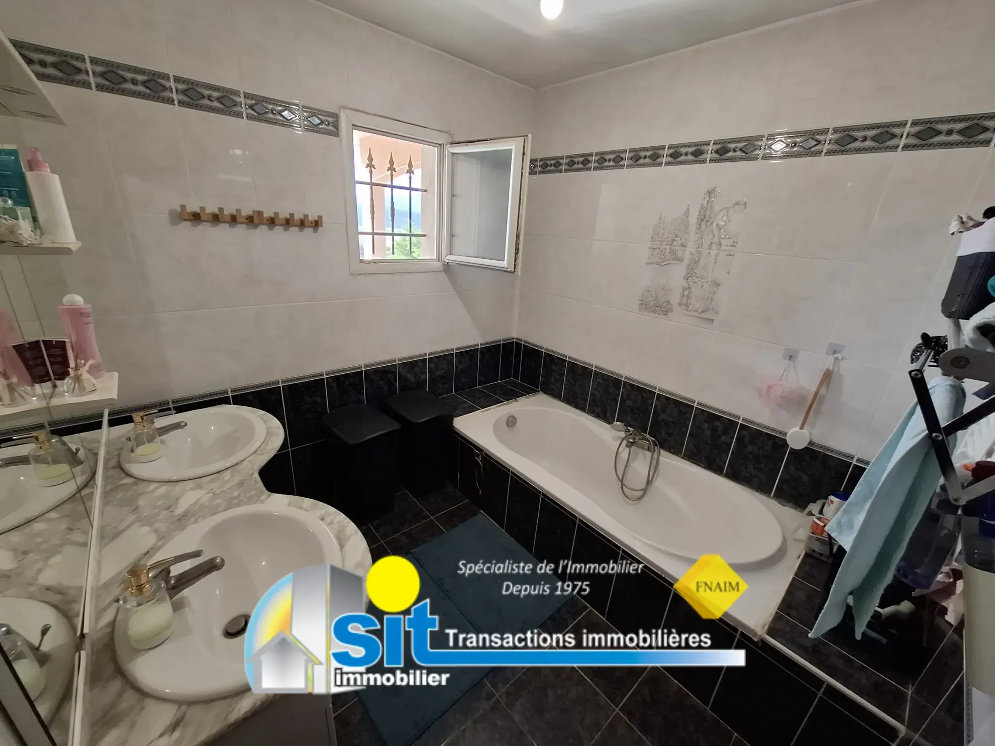 Belle maison familiale de 136 m² à Chanas avec garage et vue sur le Pilat 