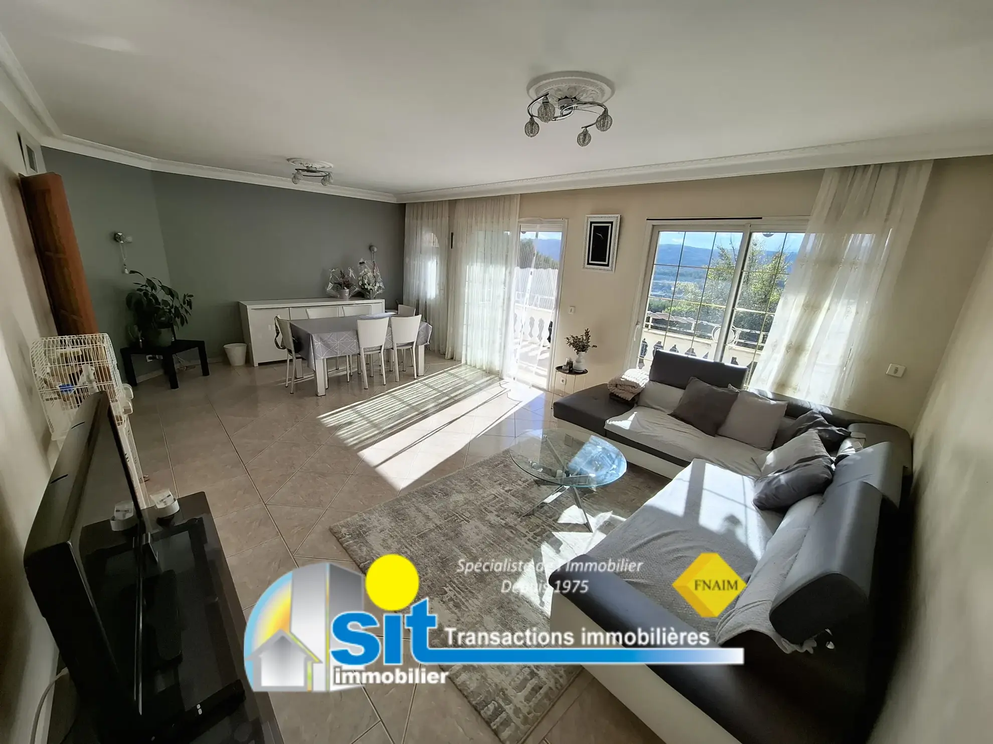 Belle maison familiale de 136 m² à Chanas avec garage et vue sur le Pilat 