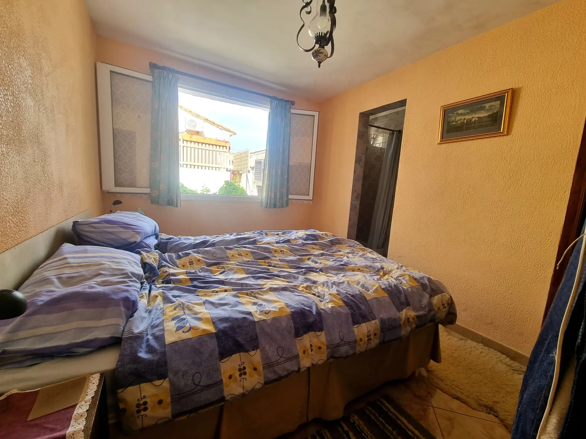 Maison lumineuse avec cour, terrasses et garage à Saint-Marcel-sur-Aude 