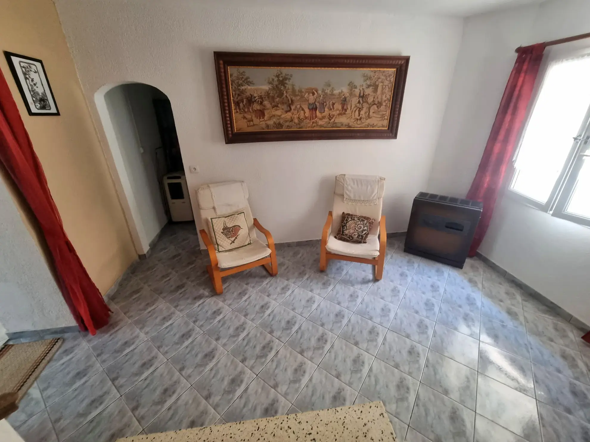 Maison lumineuse avec cour, terrasses et garage à Saint-Marcel-sur-Aude 