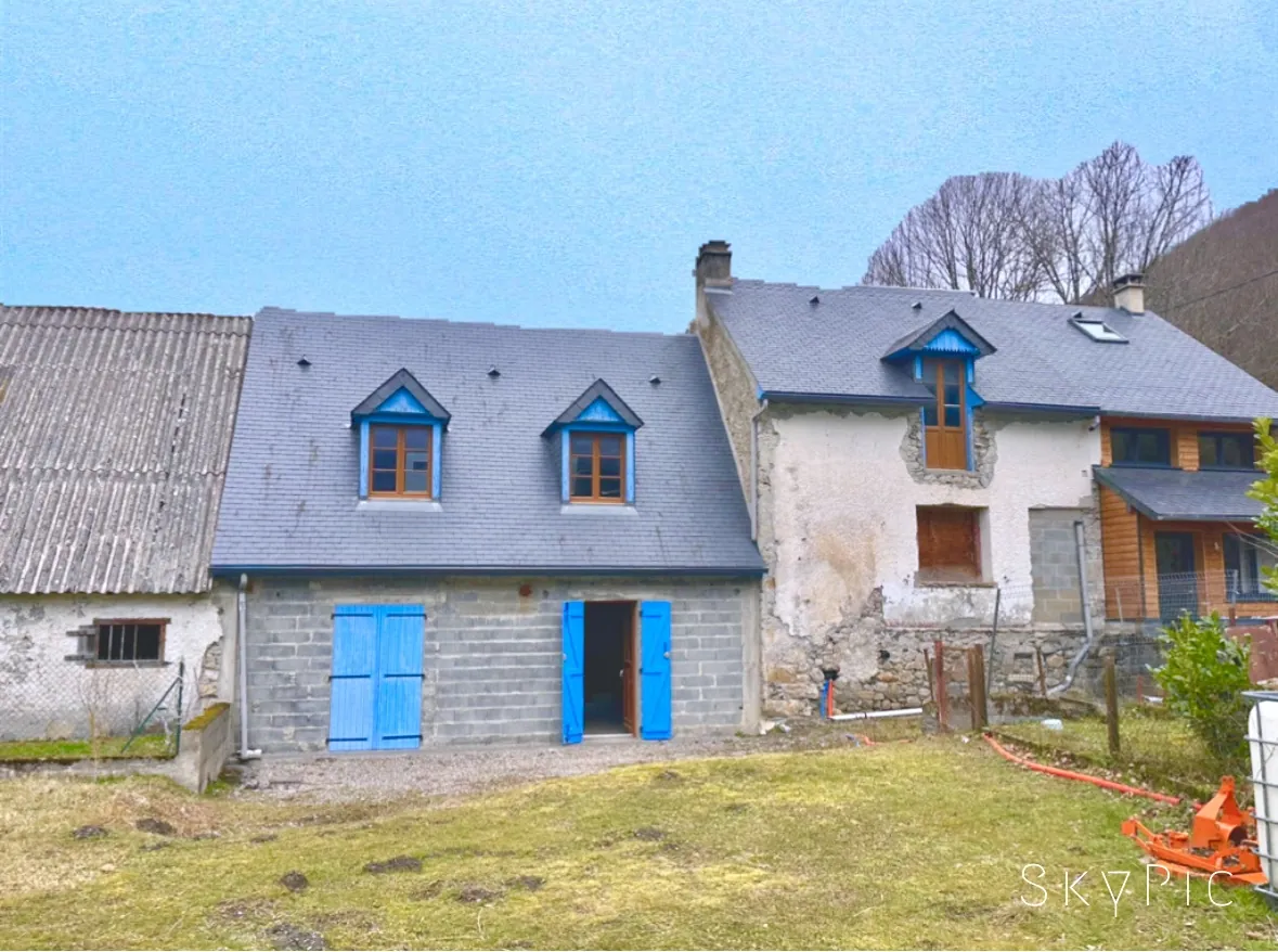 Grange rénovée avec grand terrain à Sainte-Marie-de-Campan, idéal montagnard