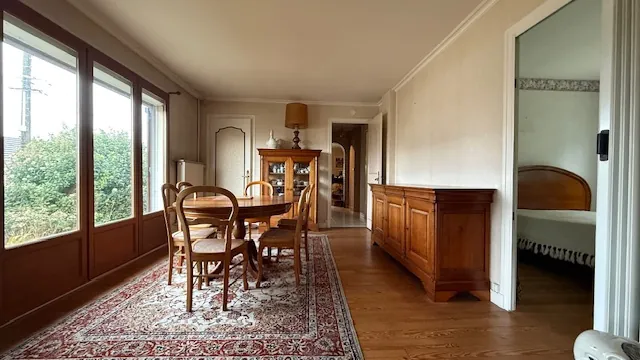 Maison ancienne pleine de charme à Saint-Maximin avec grand potentiel à rénover 