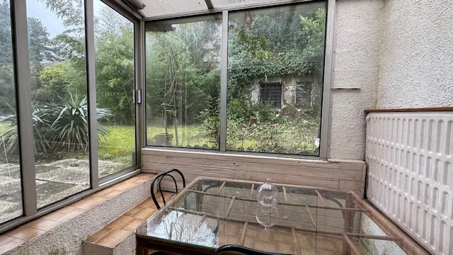 Maison ancienne pleine de charme à Saint-Maximin avec grand potentiel à rénover 