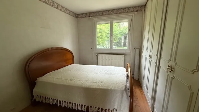 Maison ancienne pleine de charme à Saint-Maximin avec grand potentiel à rénover 