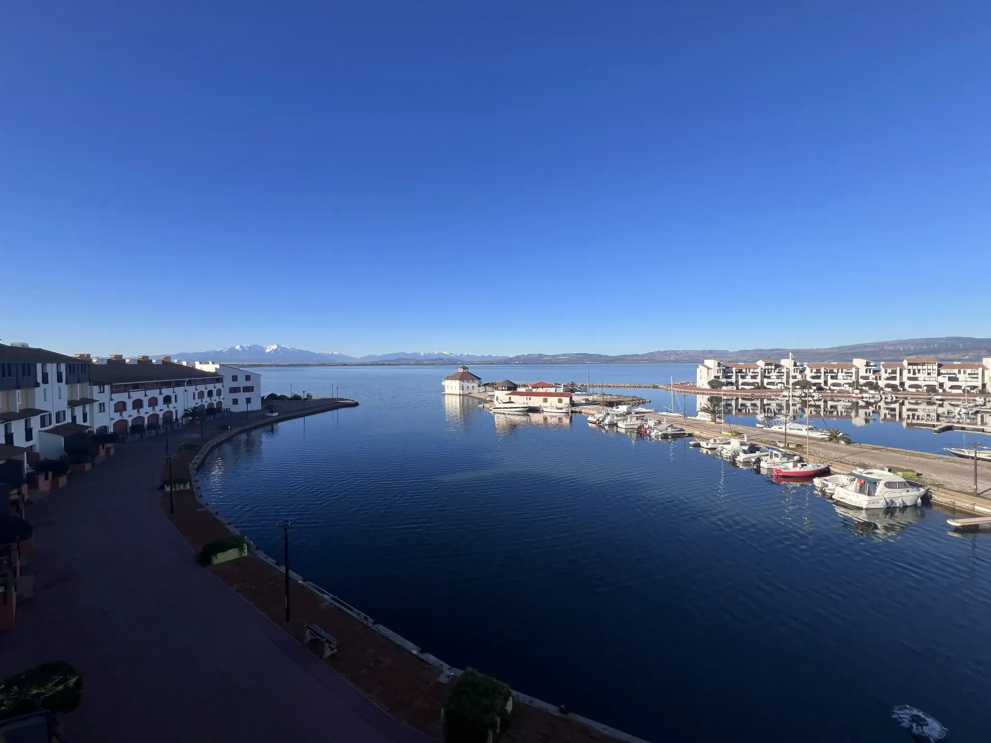 Appartement duplex rénové avec vue sur port et Pyrénées à Barcares
