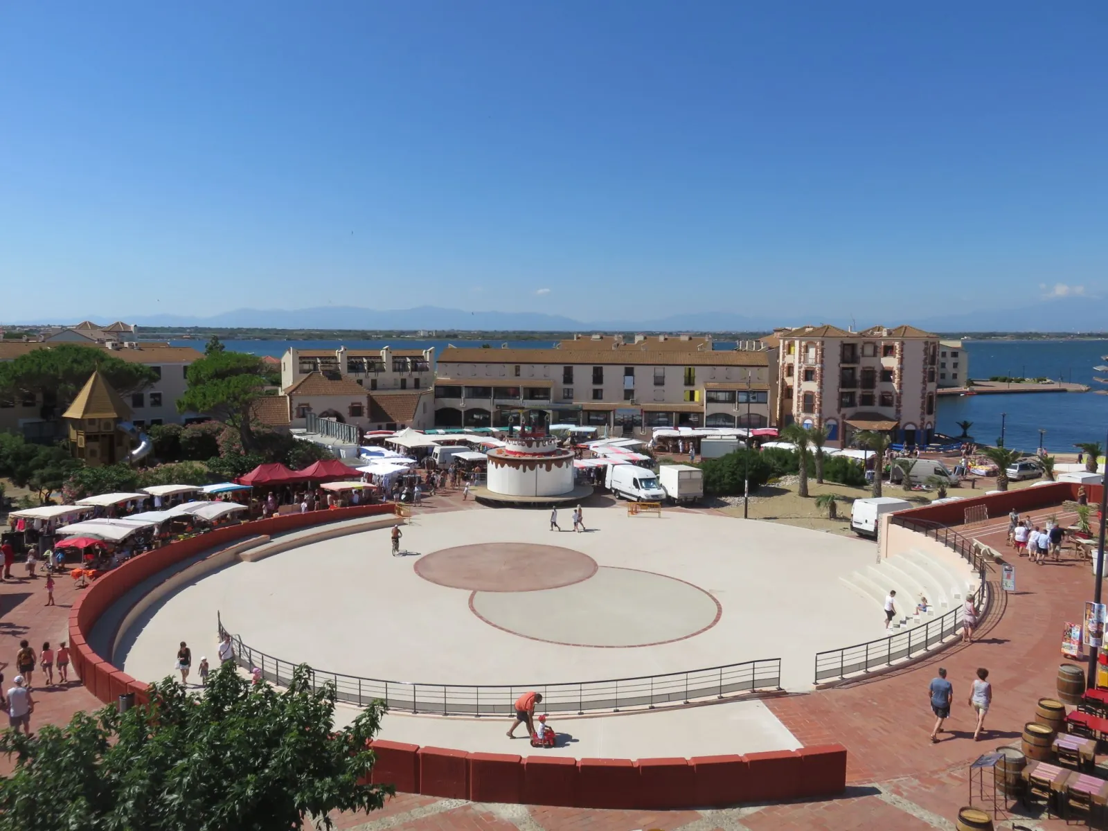 Appartement duplex rénové avec vue sur port et Pyrénées à Barcares 