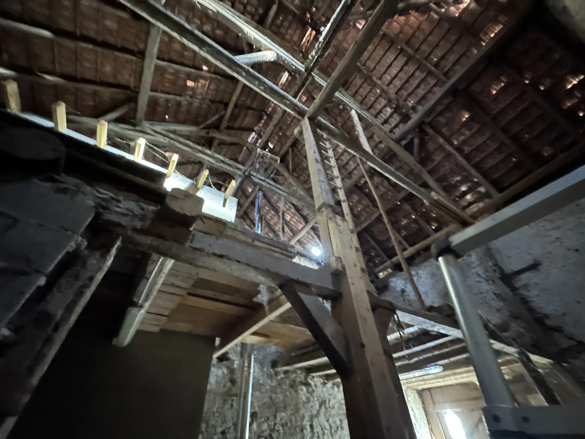 Maison de village à Wolfskirchen de 156 m² avec terrain et dépendances à rénover 