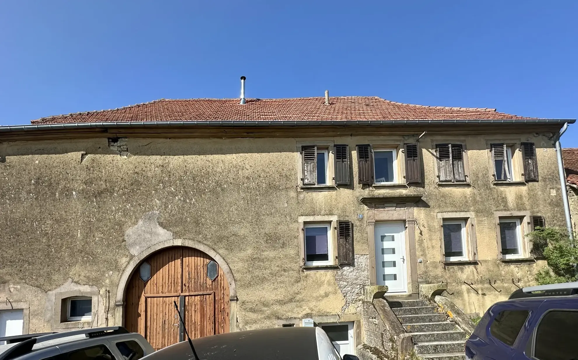 Maison de village à Wolfskirchen de 156 m² avec terrain et dépendances à rénover