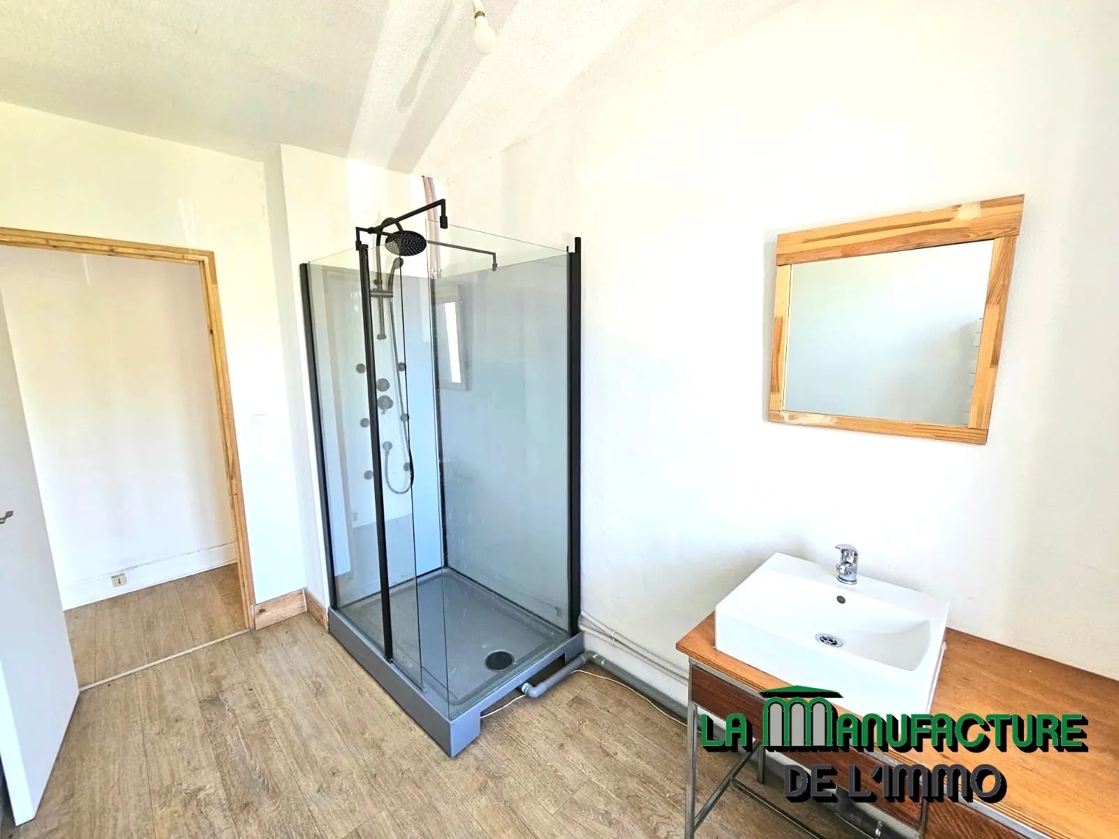 Appartement F3 rénové avec jardin privatif à Unieux - Investissement ou résidence principale 