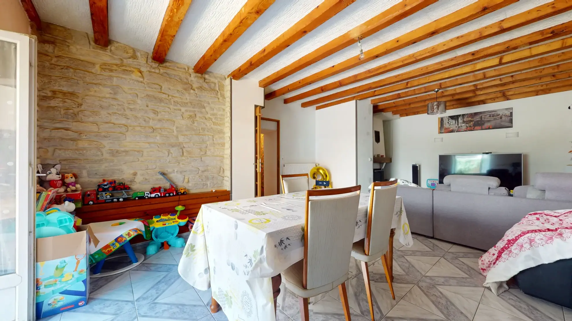 Grande maison de 168m² avec terrain à Dampierre, proche Besançon 