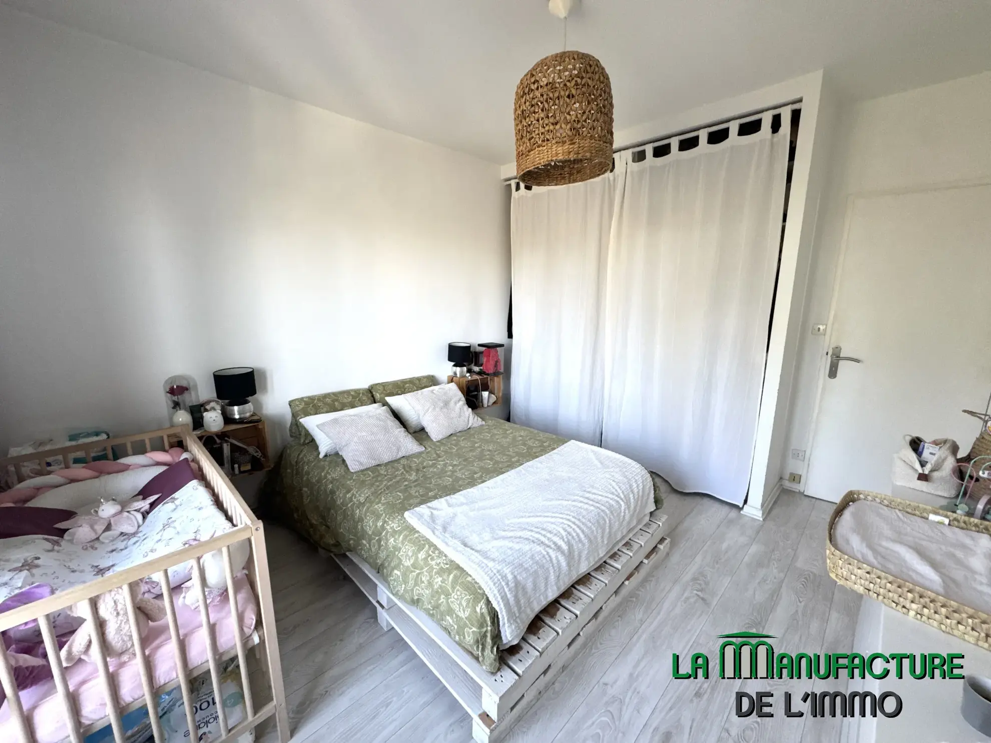 Appartement F3 avec balcon et cave à Saint-Étienne - Portail Rouge 