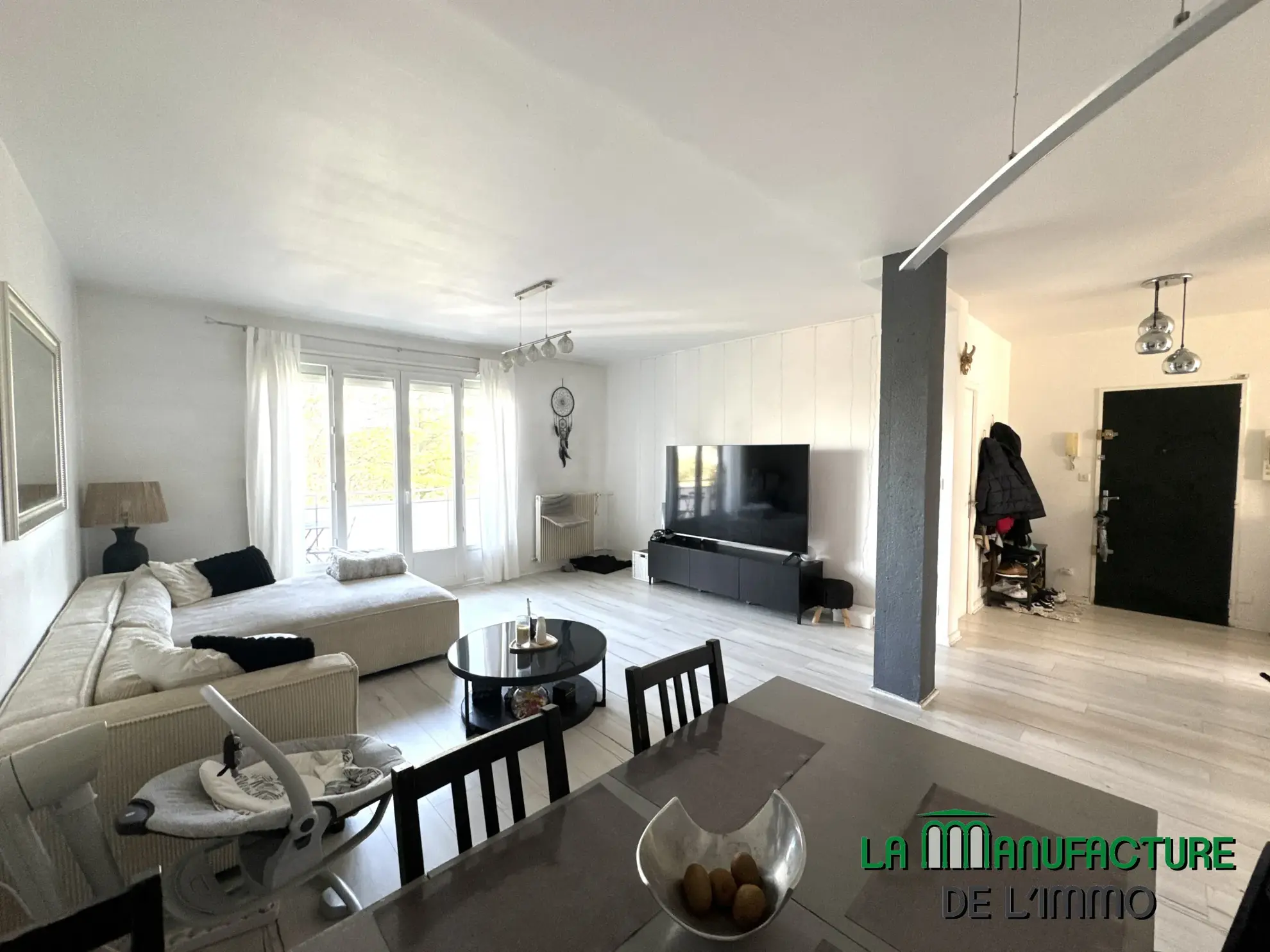 Appartement F3 avec balcon et cave à Saint-Étienne - Portail Rouge 