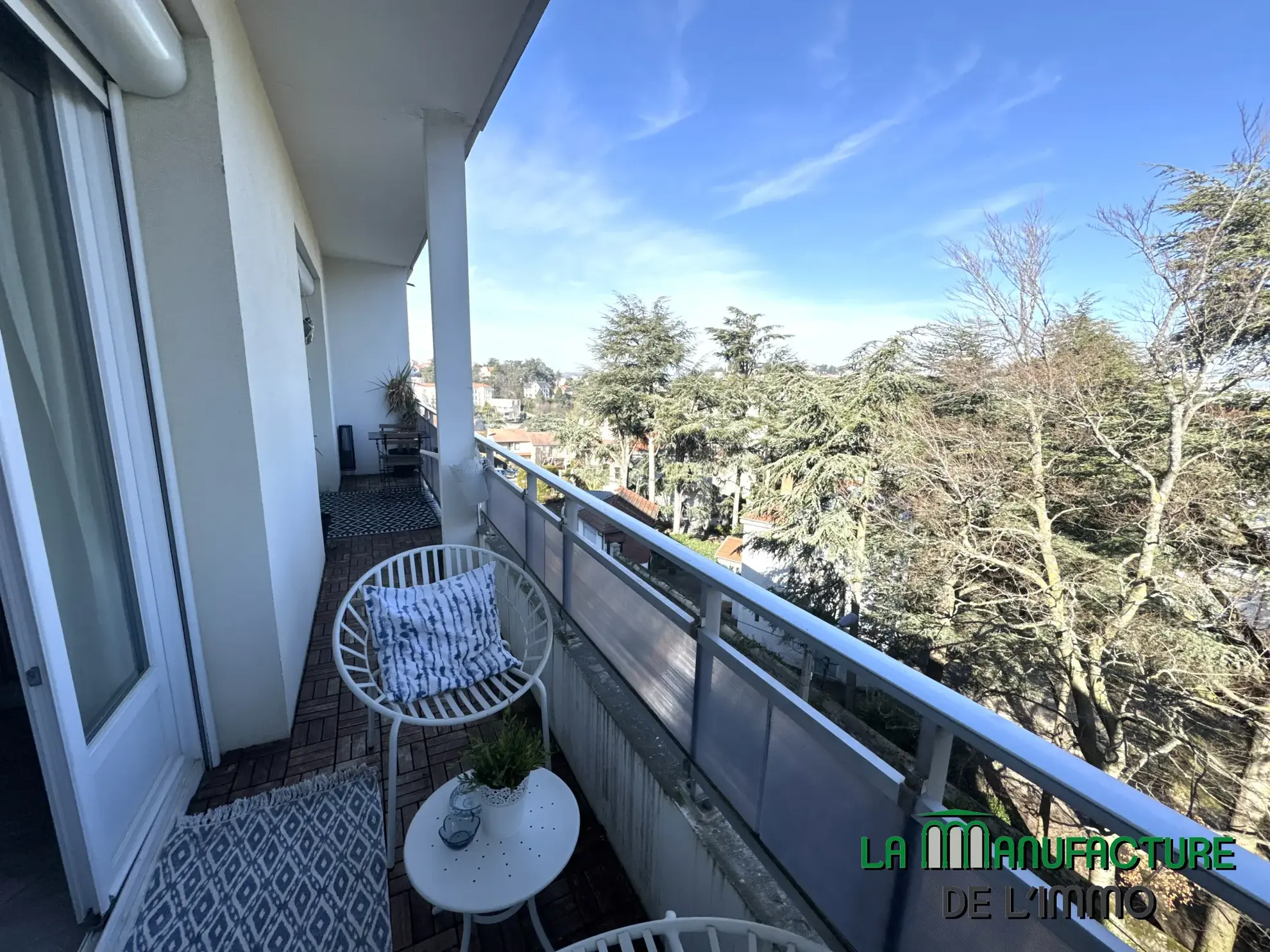 Appartement F3 avec balcon et cave à Saint-Étienne - Portail Rouge