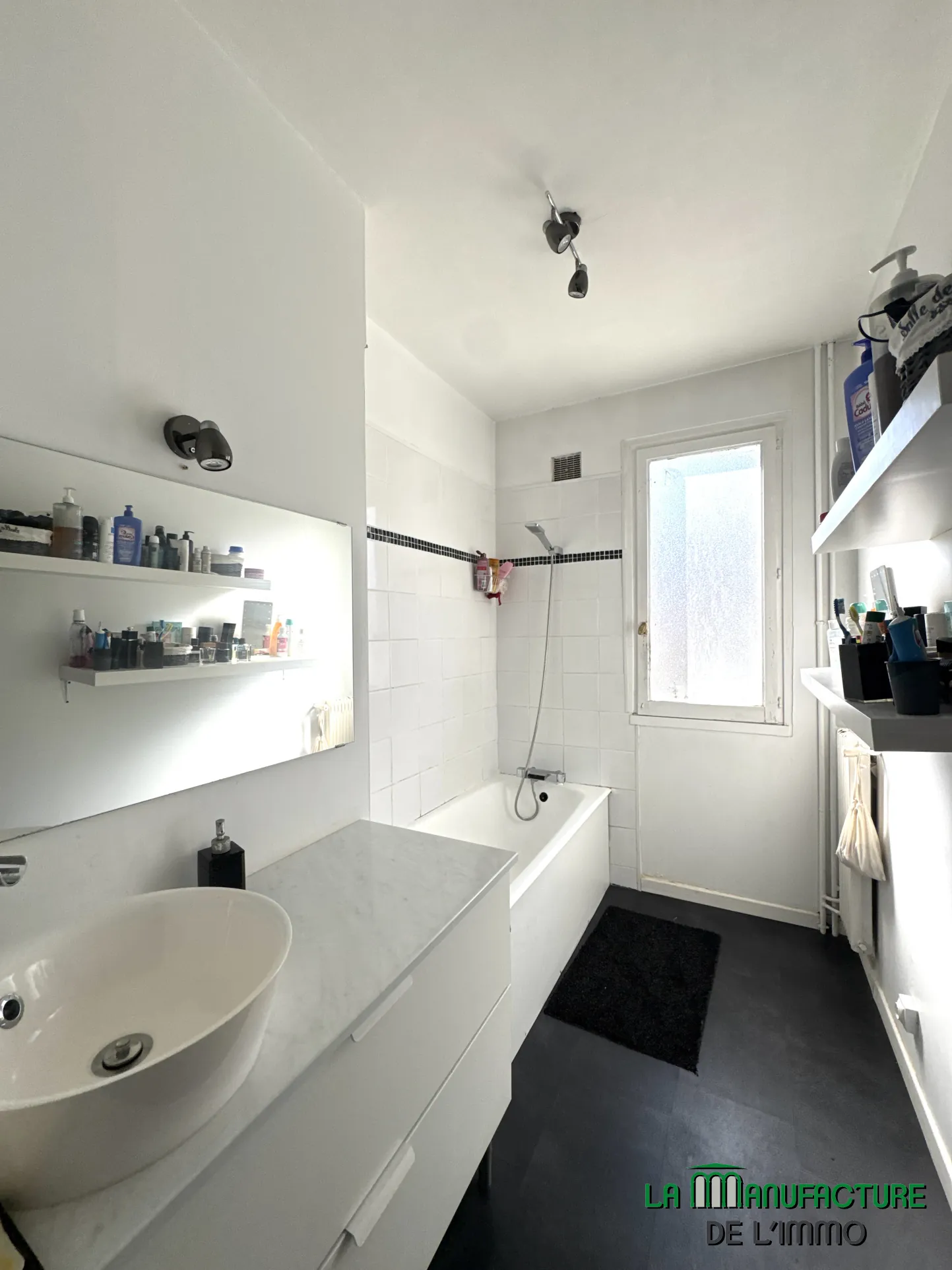 Appartement F3 avec balcon et cave à Saint-Étienne - Portail Rouge 