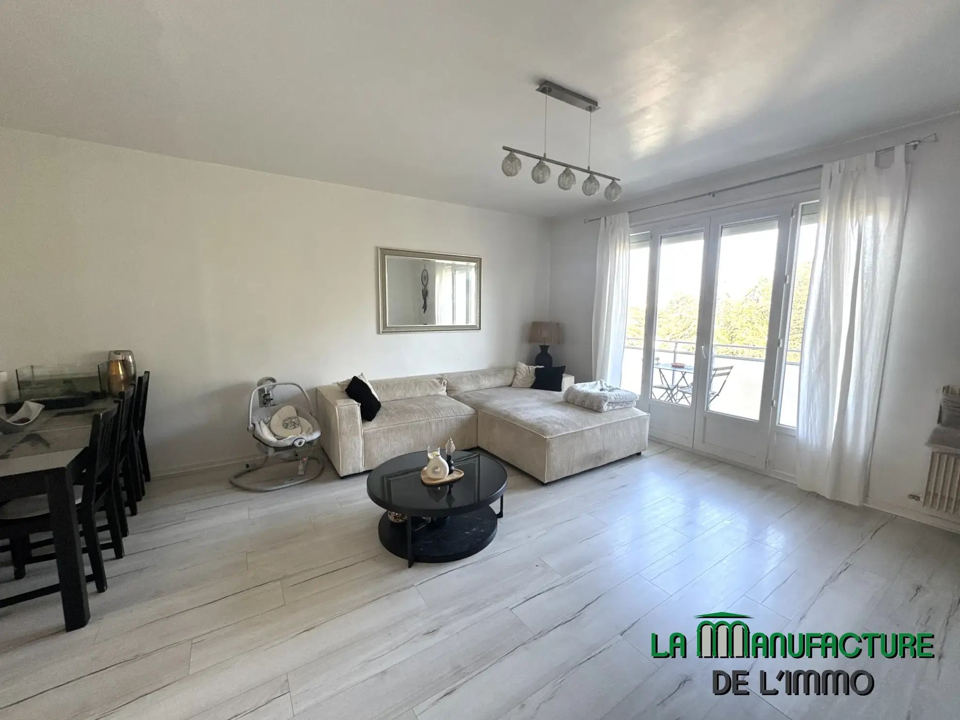 Appartement F3 avec balcon et cave à Saint-Étienne - Portail Rouge 