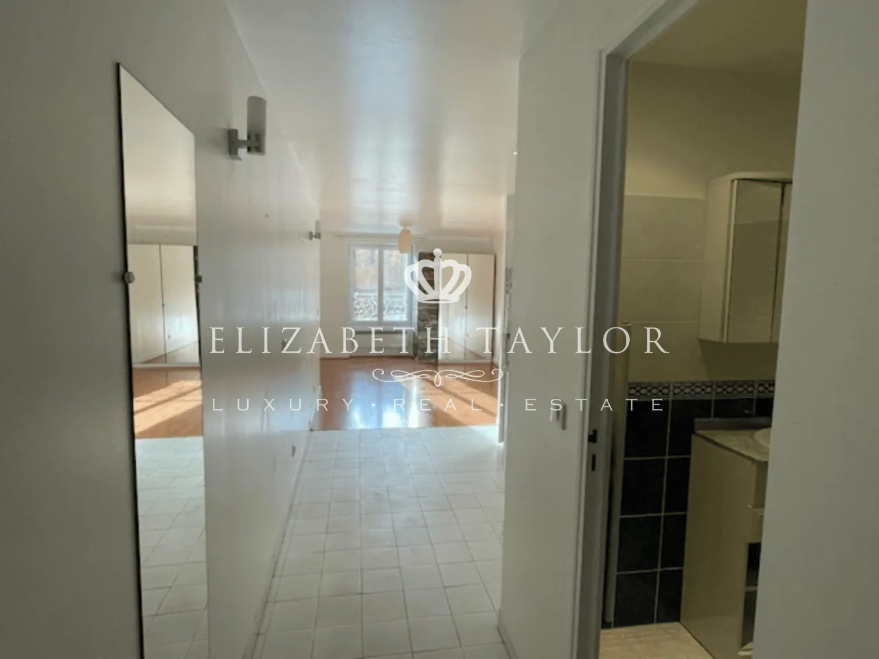 Studio lumineux de 30,3 m² en plein centre de Saint-Germain-en-Laye 