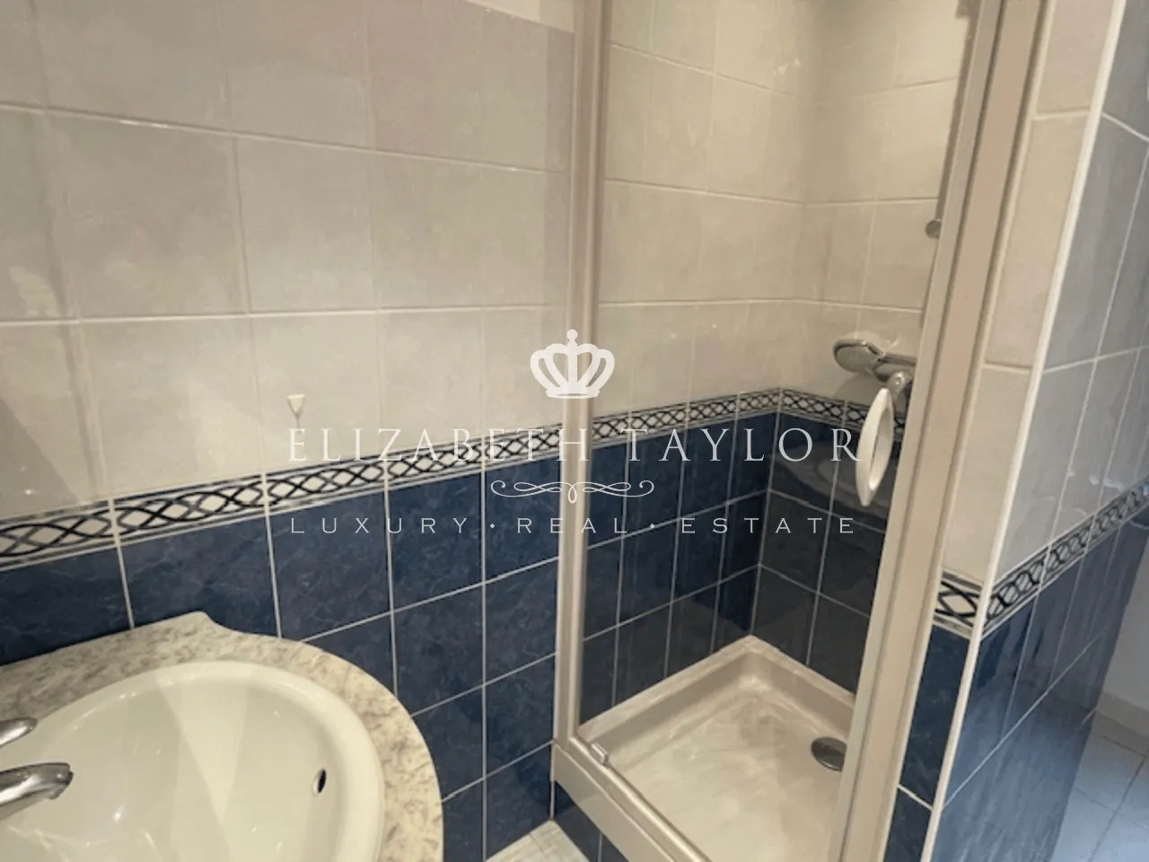 Studio lumineux de 30,3 m² en plein centre de Saint-Germain-en-Laye 