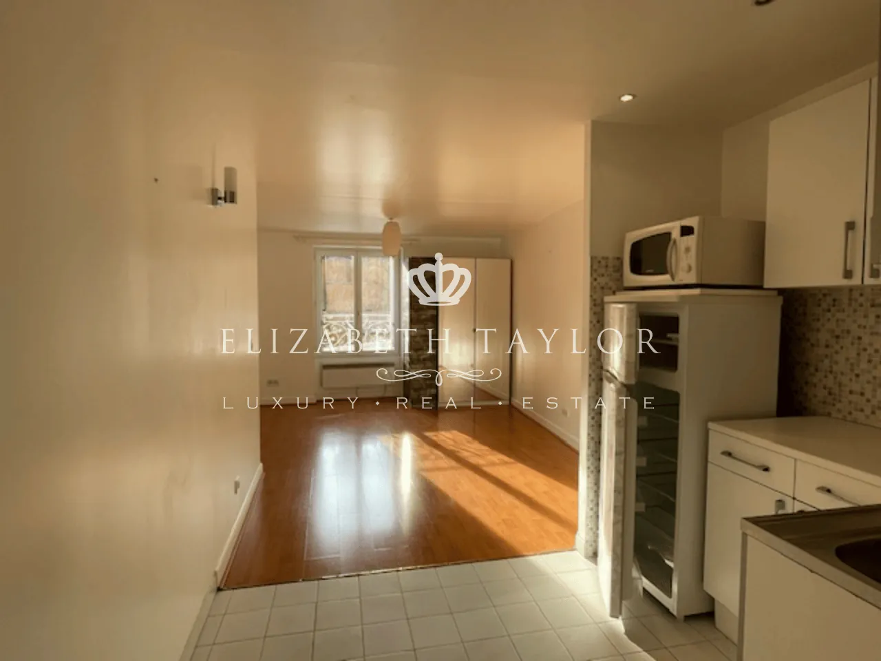 Studio lumineux de 30,3 m² en plein centre de Saint-Germain-en-Laye 