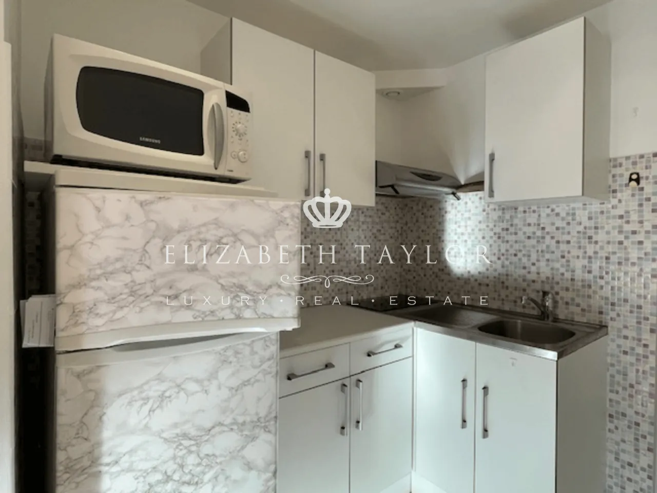 Studio lumineux de 30,3 m² en plein centre de Saint-Germain-en-Laye 