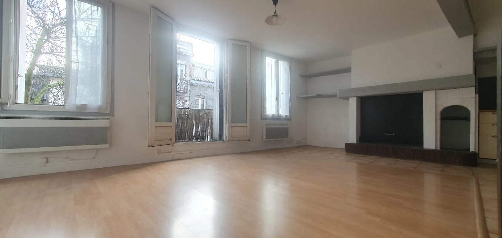 Appartement T2 de 59 m² à vendre près de La Victoire à Bordeaux 