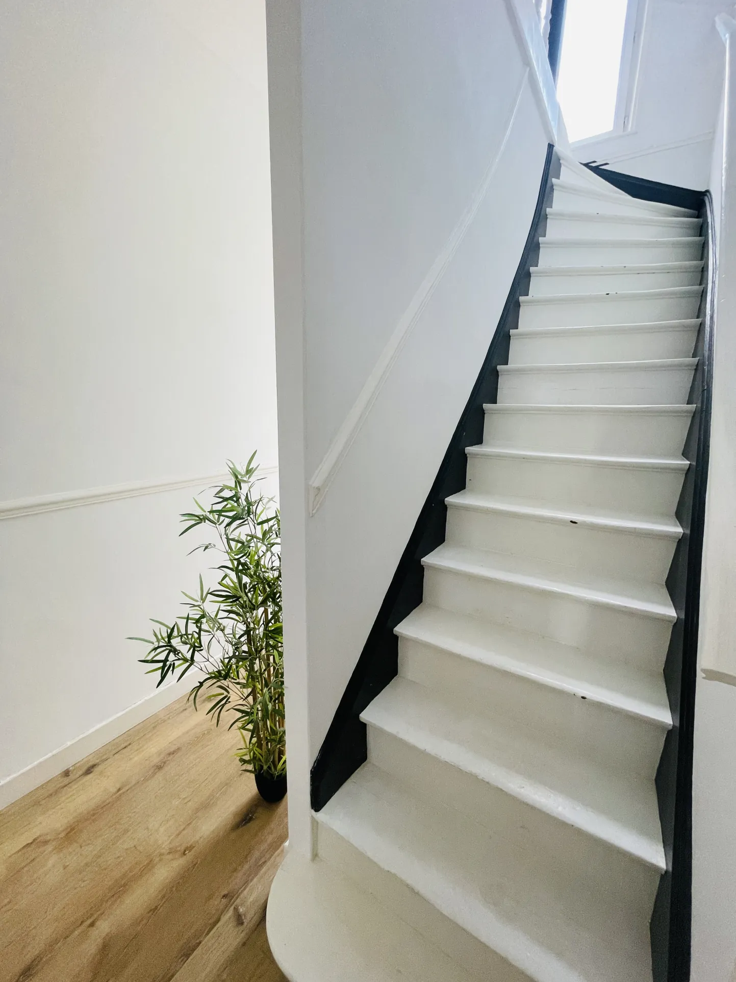 Maison mitoyenne à vendre à Saint Quentin, 90m², cour privée – Idéal premier achat 