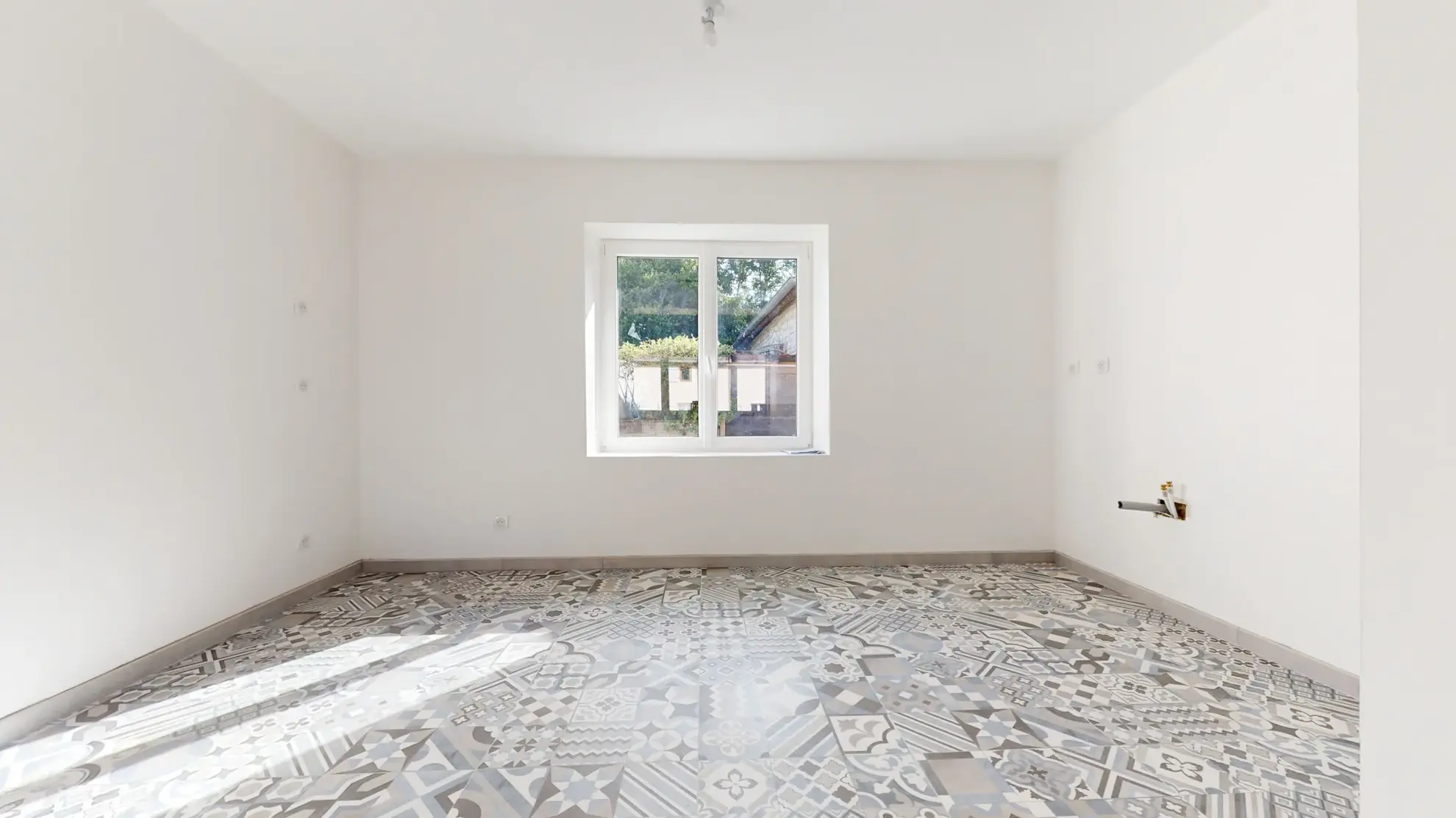 Maison en pierre rénovée avec potentiel à Santans (39) 