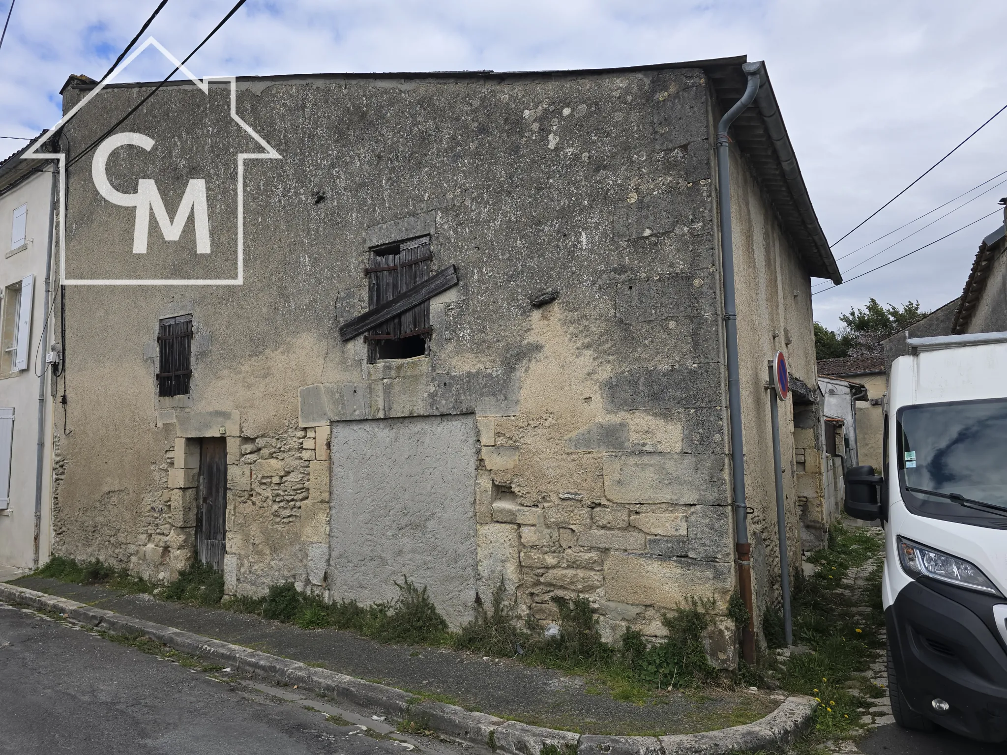 Maison à Cognac avec jardin clôturé et garage – Quartier Saint Martin 