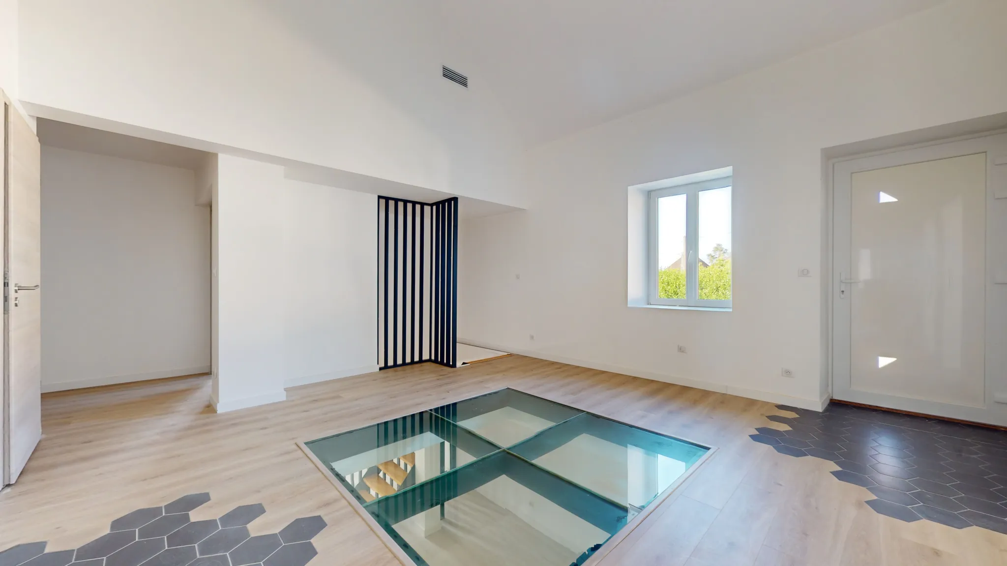 Maison en pierre rénovée avec potentiel à Santans (39)