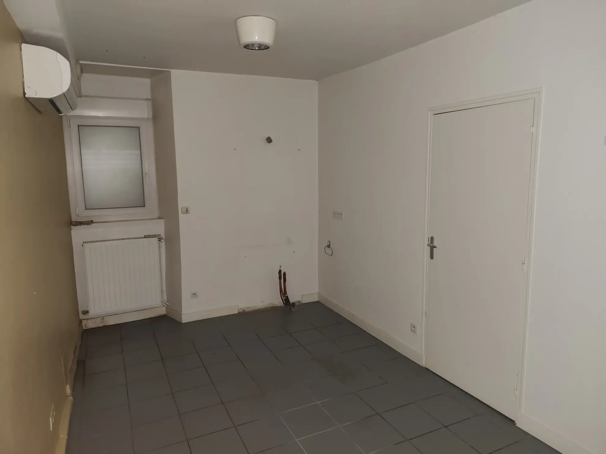 Immeuble à Sablé-sur-Sarthe avec plus de 100 m2, emplacement central 