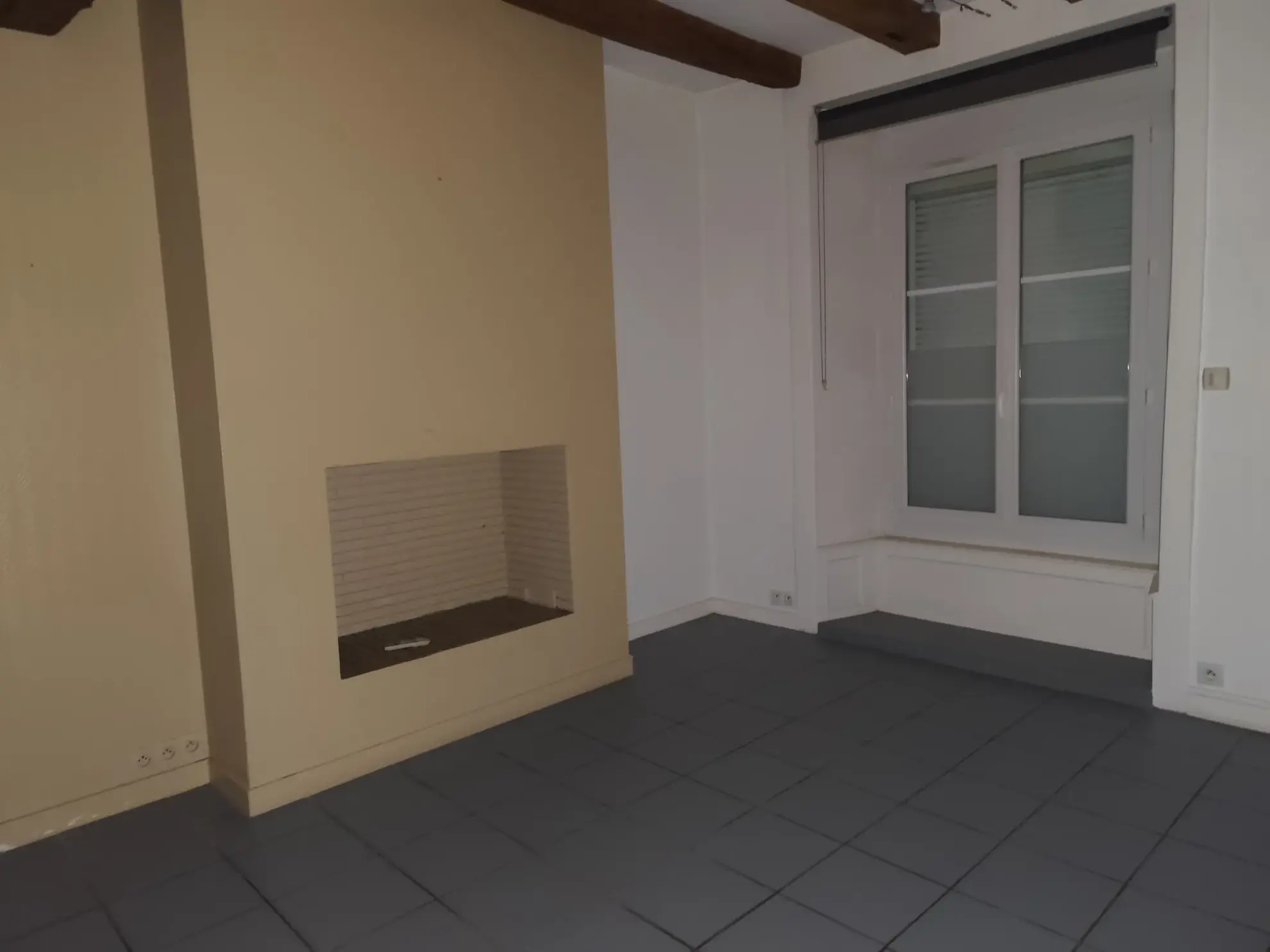 Immeuble à Sablé-sur-Sarthe avec plus de 100 m2, emplacement central 