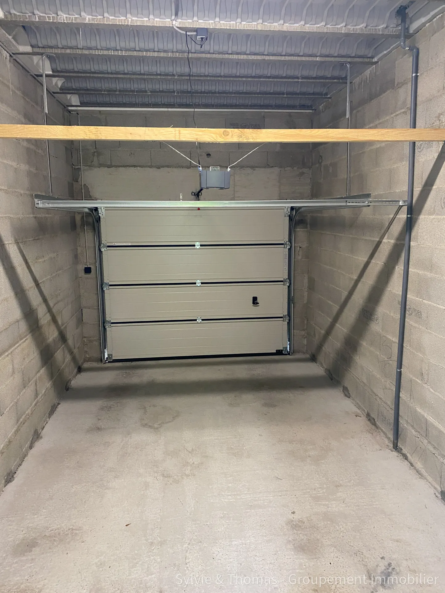 Maison récente à Orange avec garage, terrasse et location en cours 