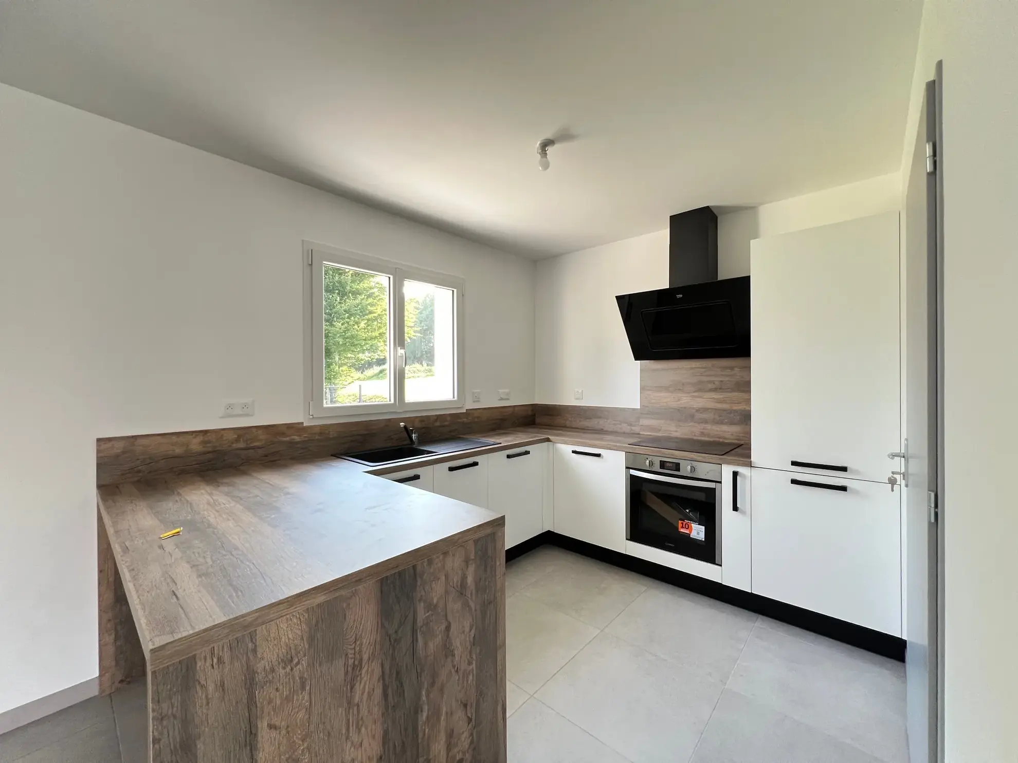 Maison neuve de plain-pied avec 3 chambres à Valines, livraison en 2025 