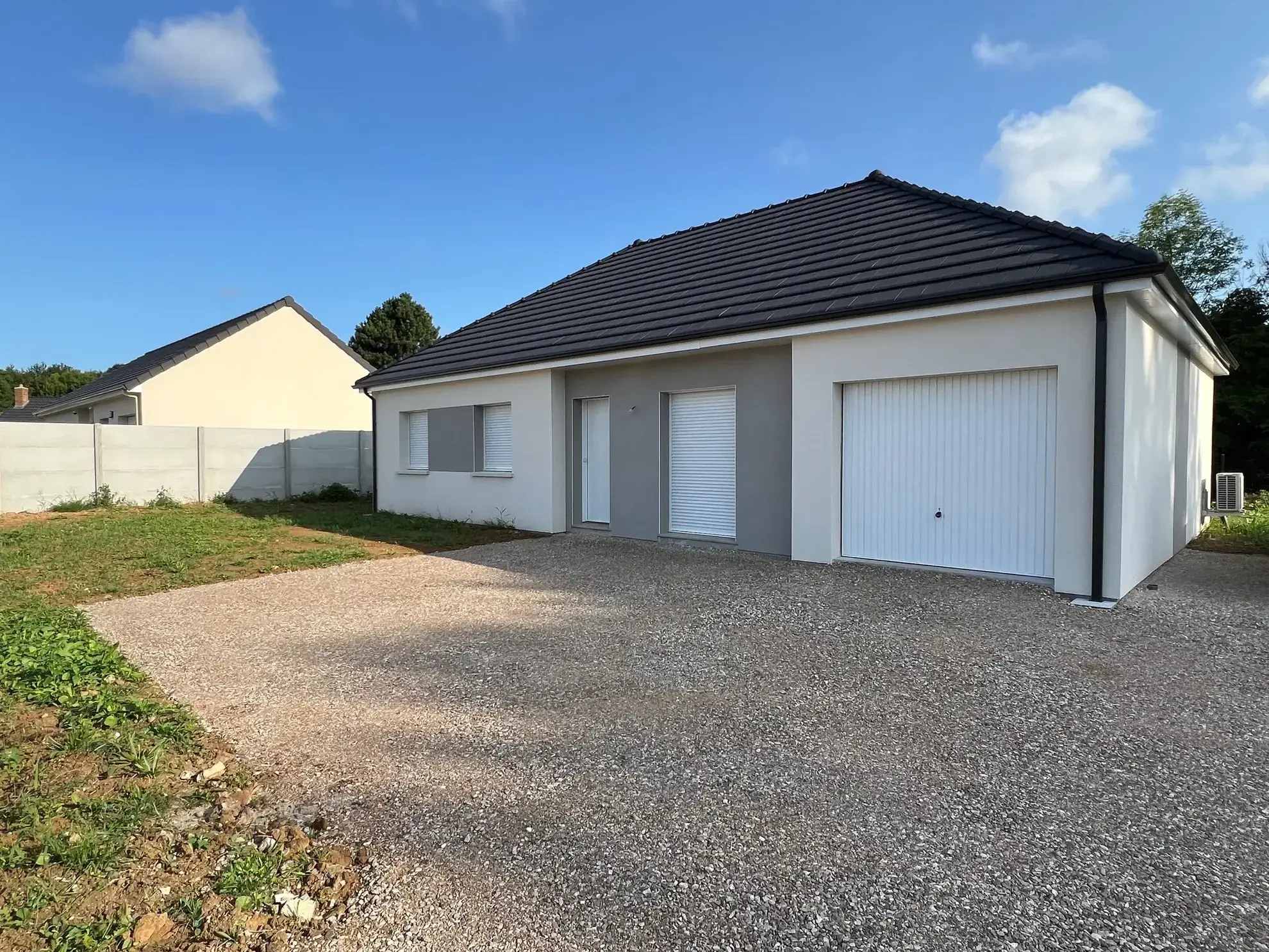 Maison neuve de plain-pied avec 3 chambres à Valines, livraison en 2025