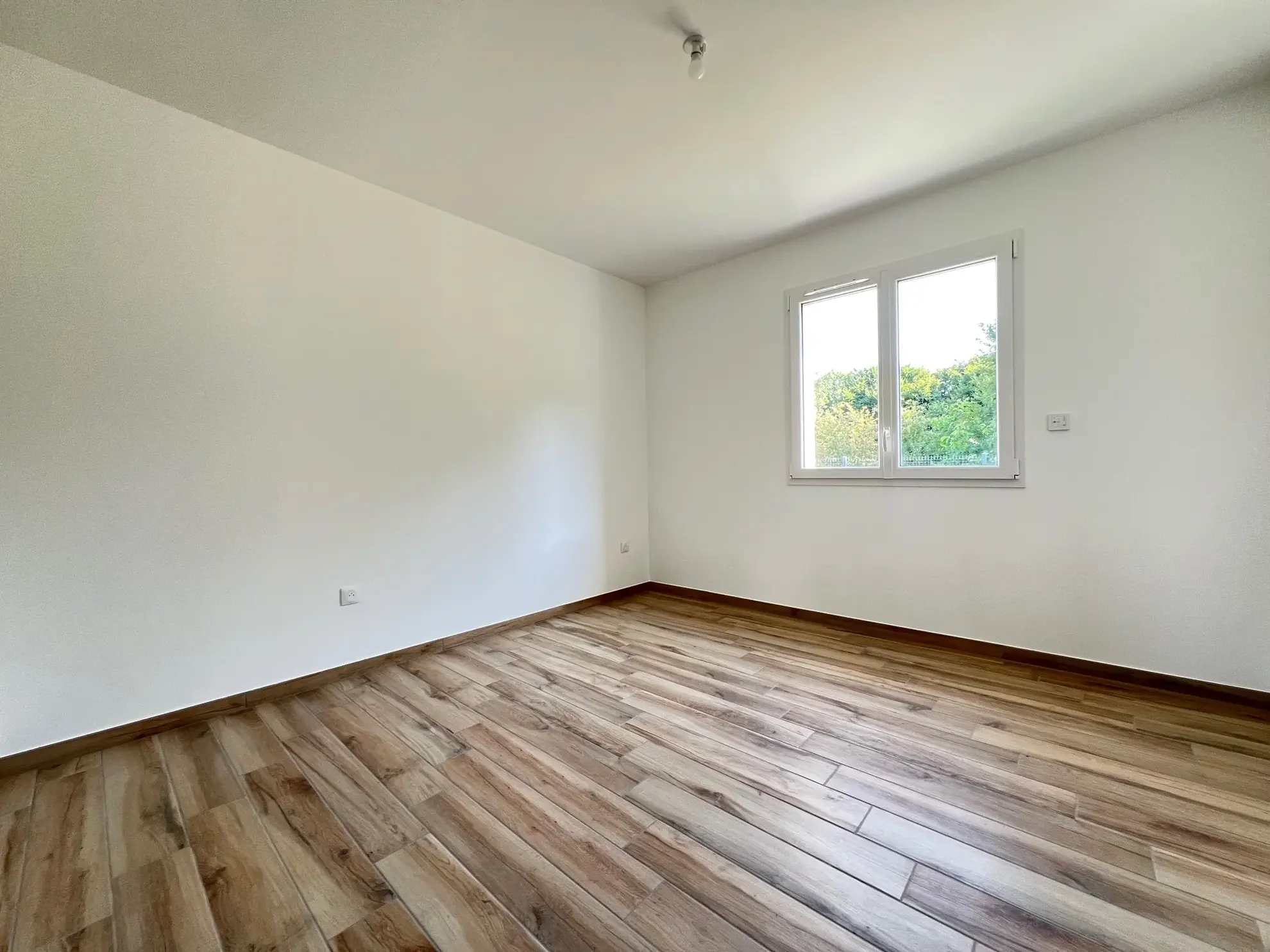 Maison neuve de plain-pied avec 3 chambres à Valines, livraison en 2025 