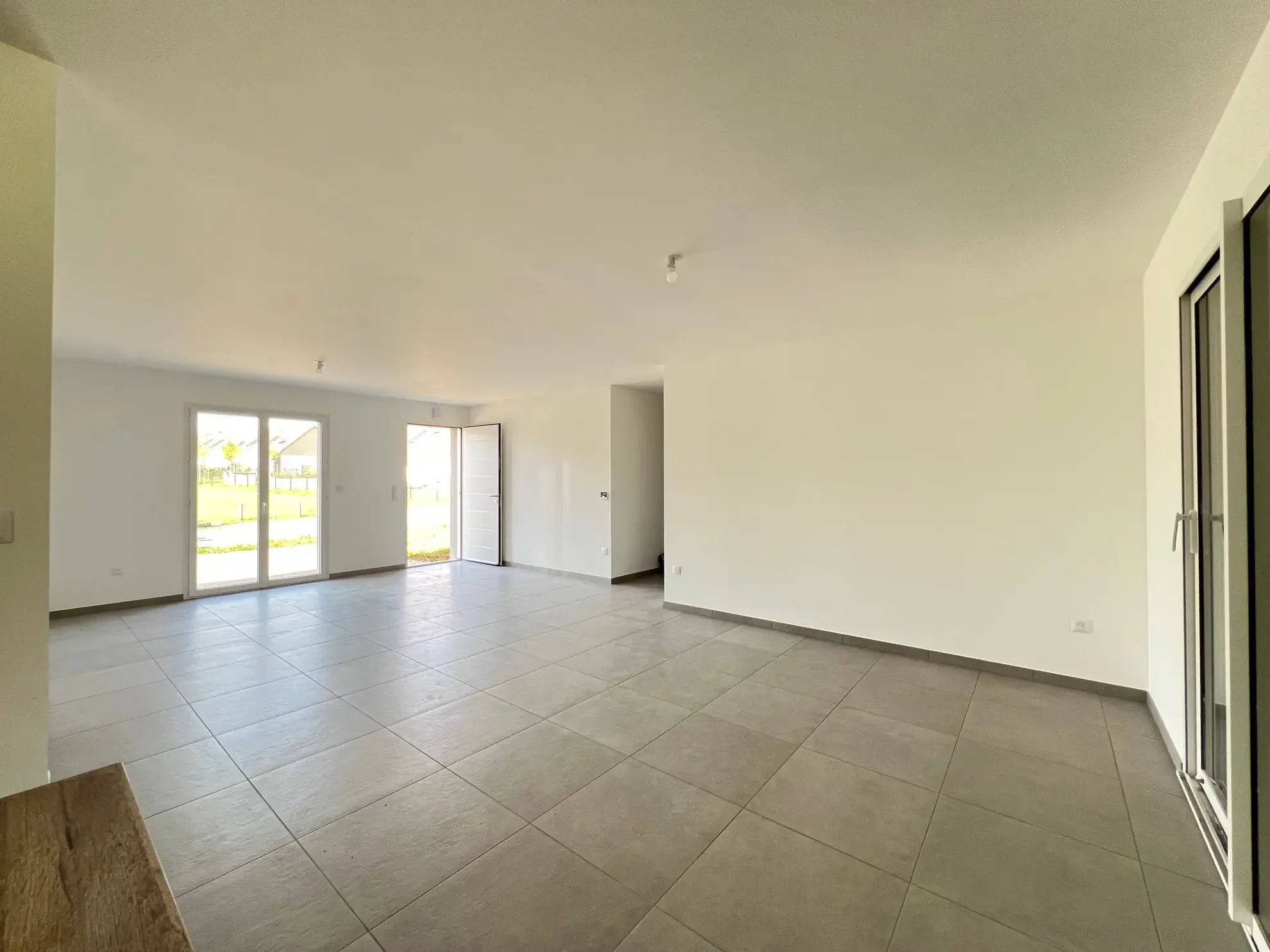 Maison neuve de plain-pied avec 3 chambres à Valines, livraison en 2025 