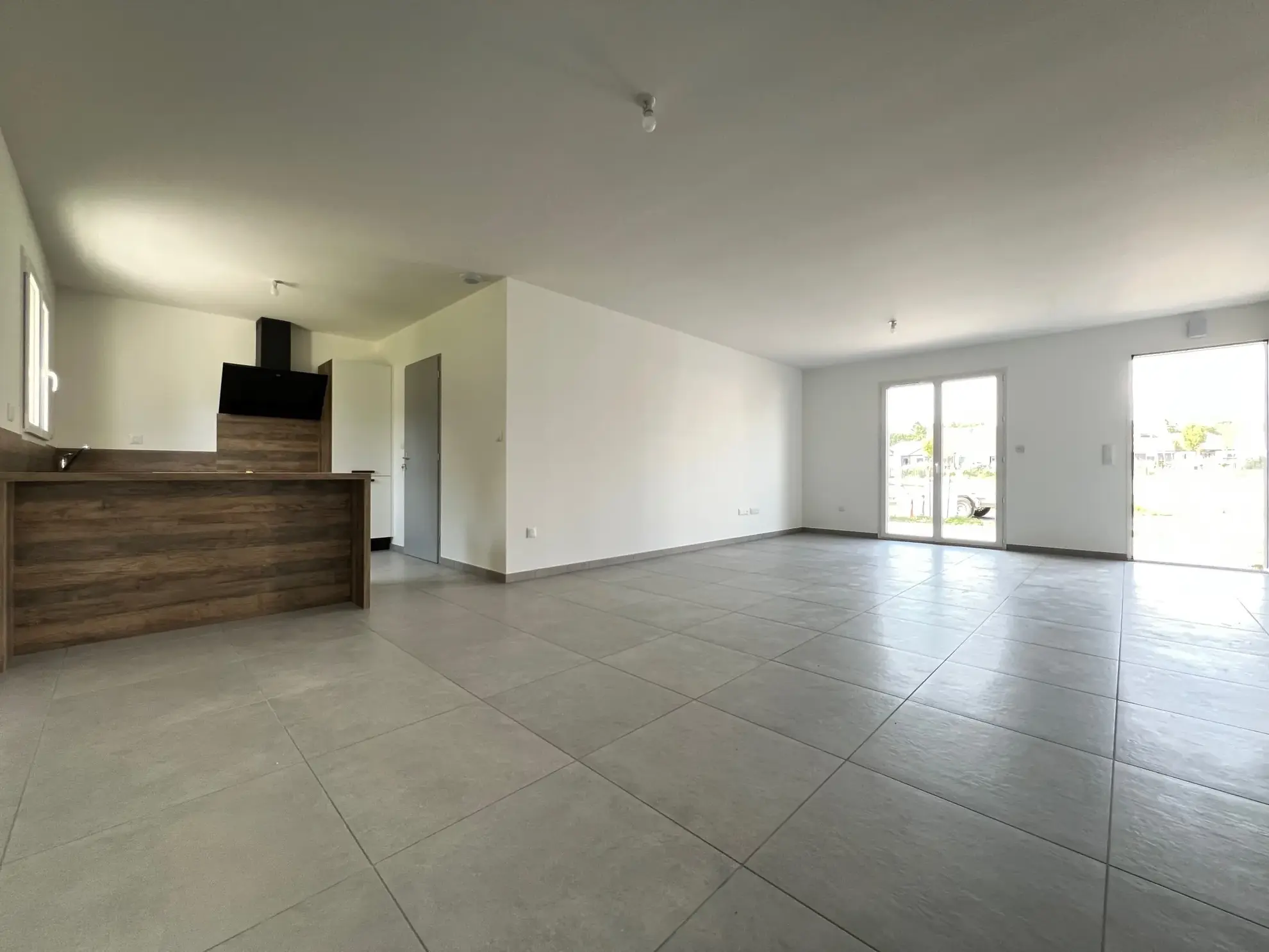 Maison neuve de plain-pied avec 3 chambres à Valines, livraison en 2025 