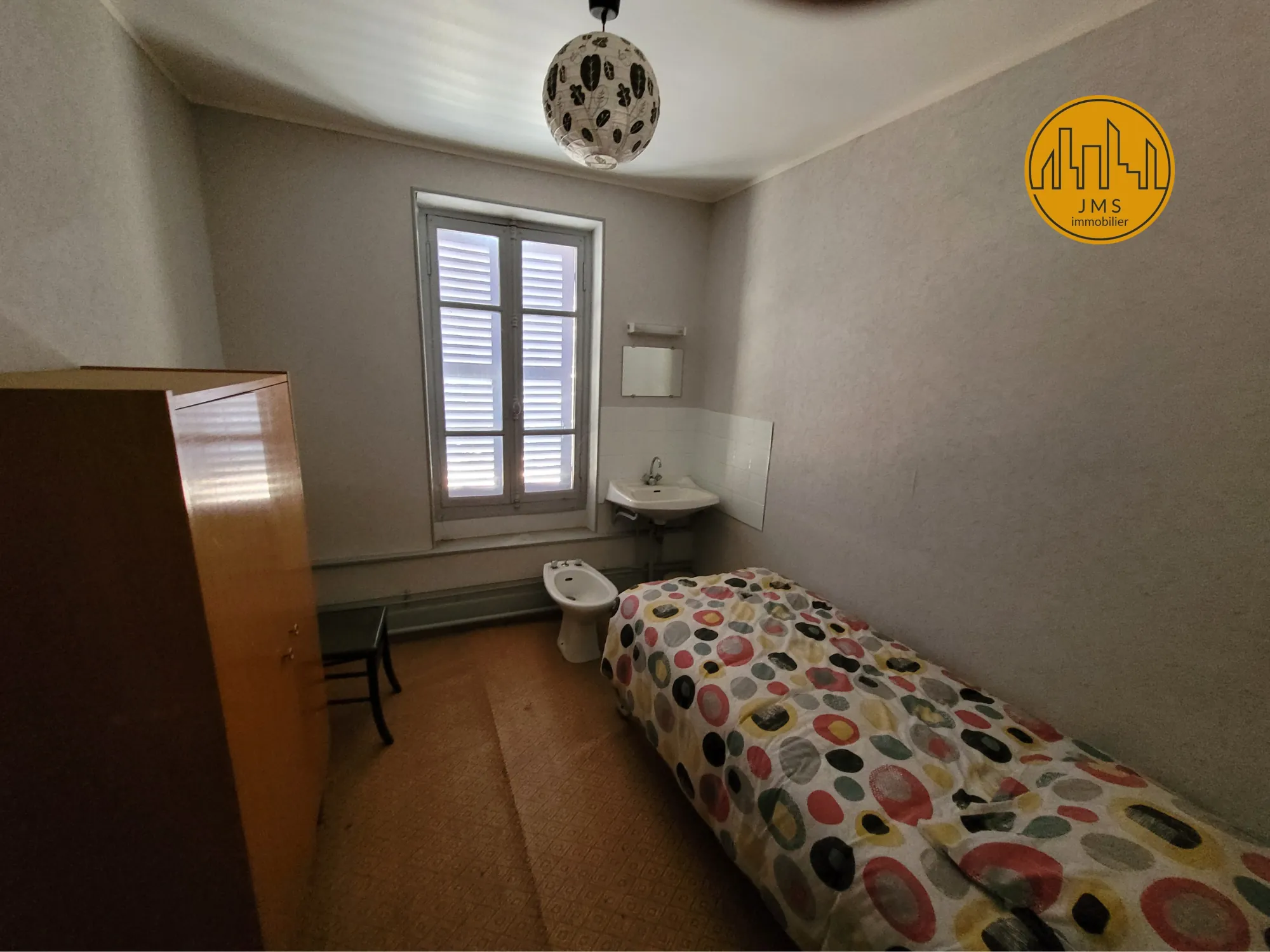 Ensemble Immobilier à Rénover avec Grand Potentiel à Saint-Pourçain-sur-Sioule 