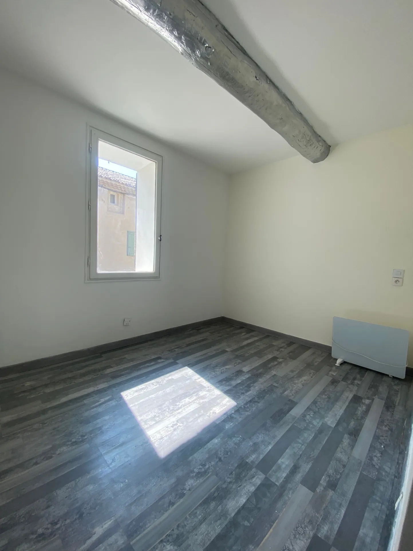 Maison de village climatisée avec cour intérieure à Caderousse – Idéale pied-à-terre 