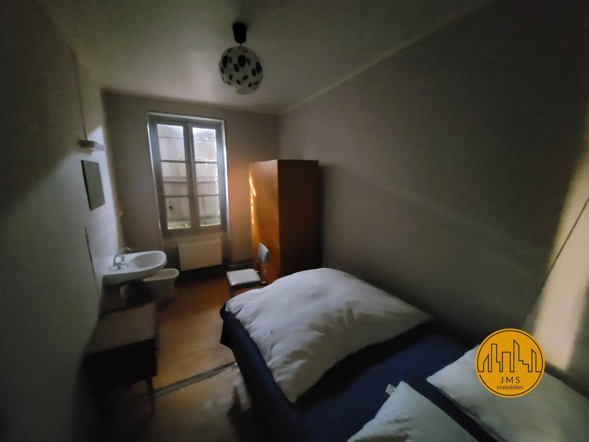 Ensemble Immobilier à Rénover avec Grand Potentiel à Saint-Pourçain-sur-Sioule 