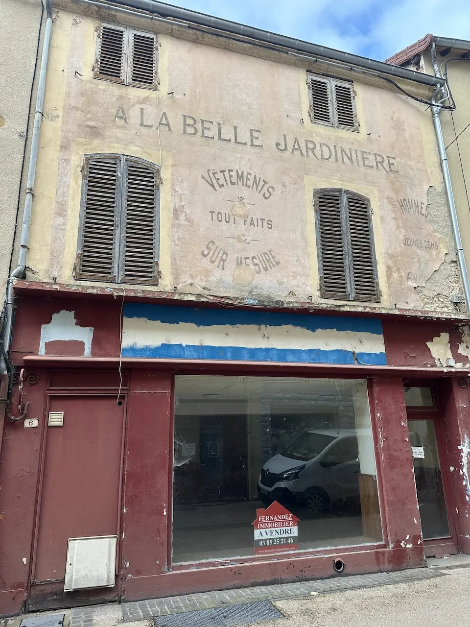 Immeuble à restaurer de 220 m² en centre-ville de Marcigny proche commerces