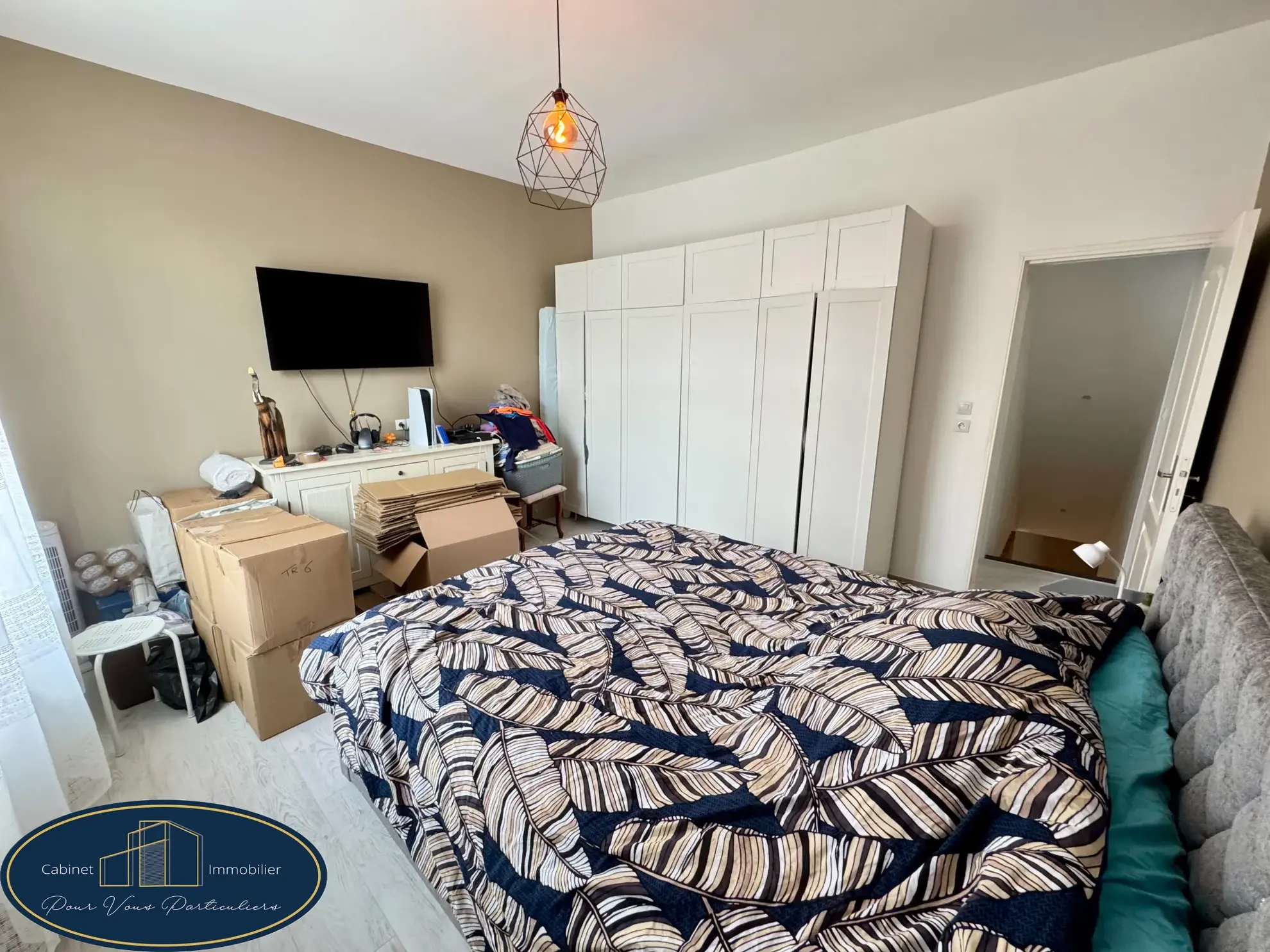 Maison mitoyenne rénovée de 3 chambres à Raismes avec terrasse et jardin 