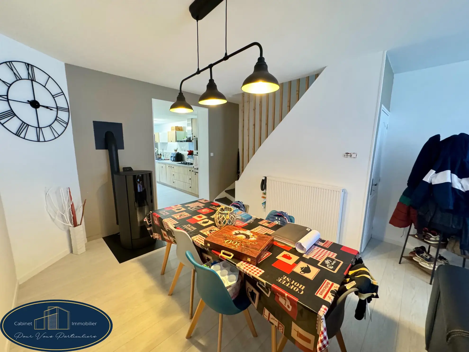 Maison mitoyenne rénovée de 3 chambres à Raismes avec terrasse et jardin 