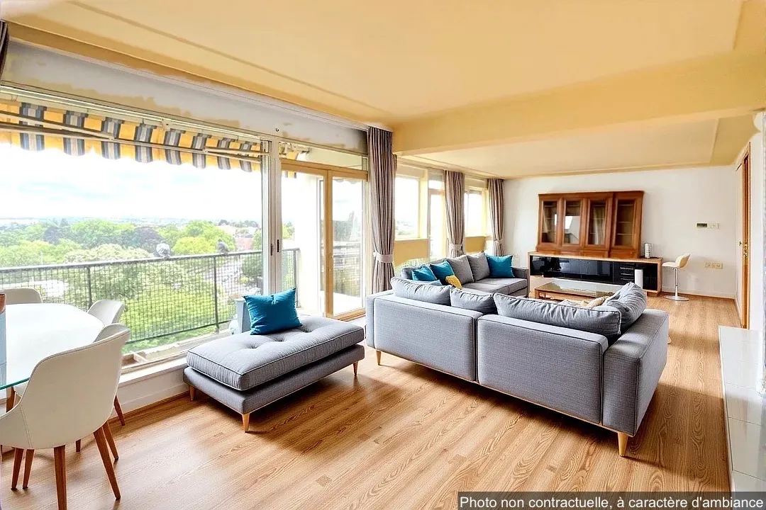 Appartement T4 de 114 m² à Roubaix avec balcon, proche tramway et parc Barbieux 