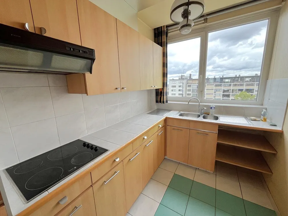 Appartement T4 de 114 m² à Roubaix avec balcon, proche tramway et parc Barbieux 