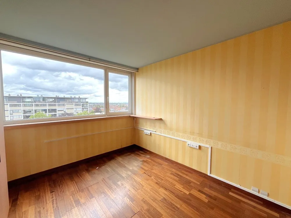 Appartement T4 de 114 m² à Roubaix avec balcon, proche tramway et parc Barbieux 